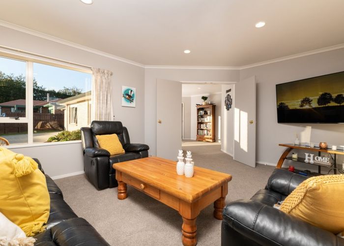  at 5 Nivarna Way, Ohauiti