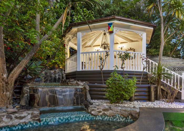  at 36 Glen Vista Place, Bayview, Auckland