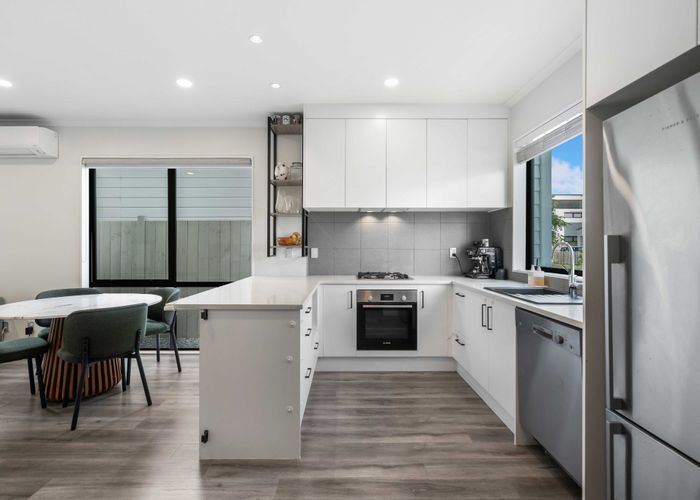  at 94 Bellbird Street, Papakura, Papakura, Auckland