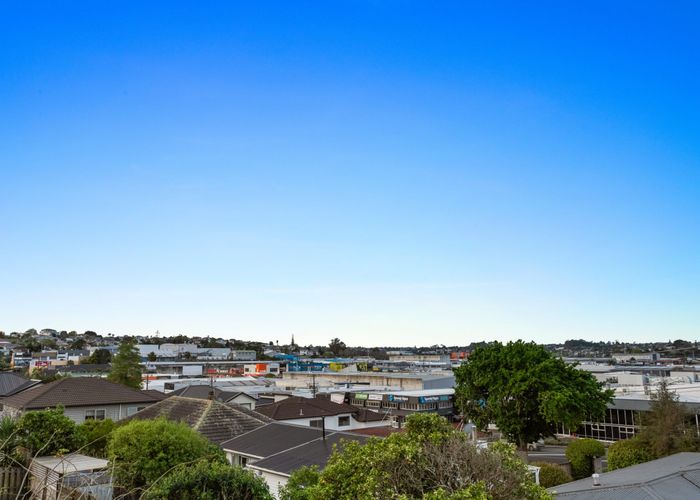  at 1/3 Anne Road, Hillcrest, North Shore City, Auckland