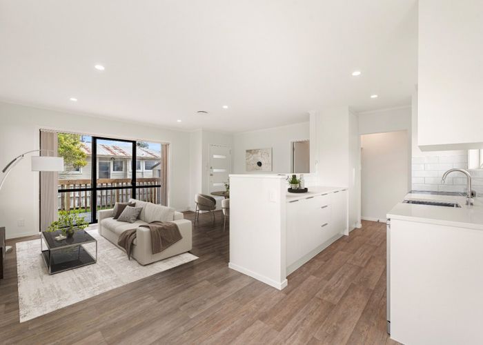  at 16 Rewarewa Road, Te Atatu Peninsula, Waitakere City, Auckland
