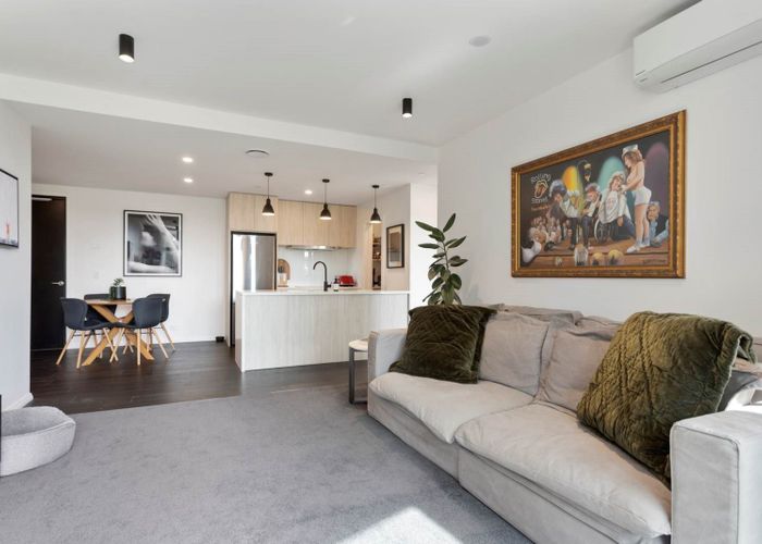  at 204/8 Kingsland Terrace, Kingsland, Auckland