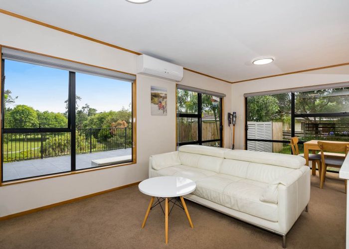  at 1/73 Glencoe Road, Browns Bay, Auckland