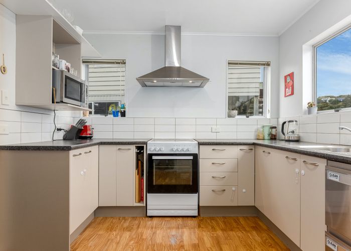  at 58 Eskdale Road, Papakowhai, Porirua