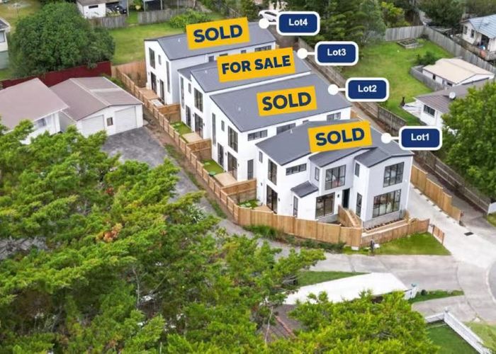  at 11 Trengove Place, West Harbour, Waitakere City, Auckland