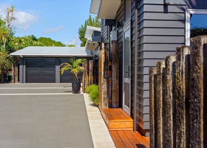  at 36 Raukawa Road, Peka Peka, Waikanae