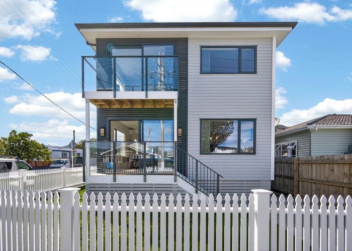  at 2 Meadows Avenue, Waiwhetu, Lower Hutt, Wellington