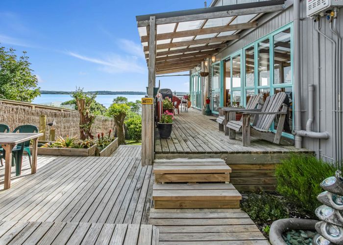  at 16 Spinnaker Drive, Te Atatu Peninsula, Auckland