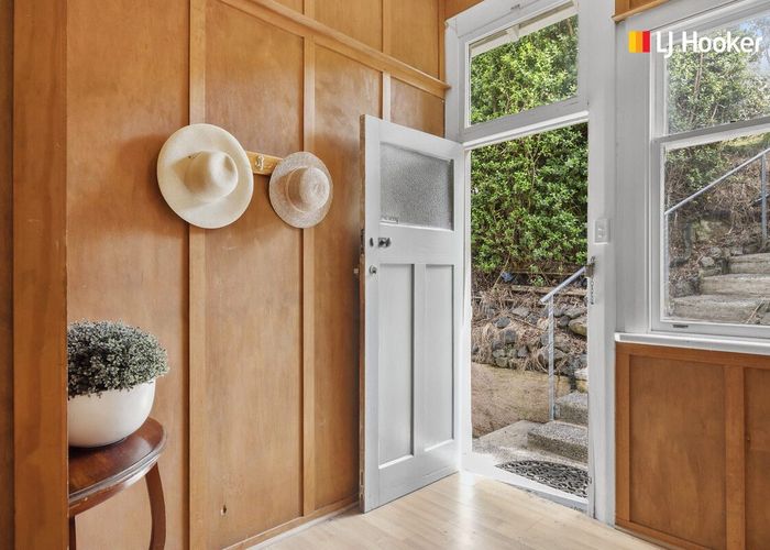 at 32 Adderley Terrace, Ravensbourne, Dunedin, Otago