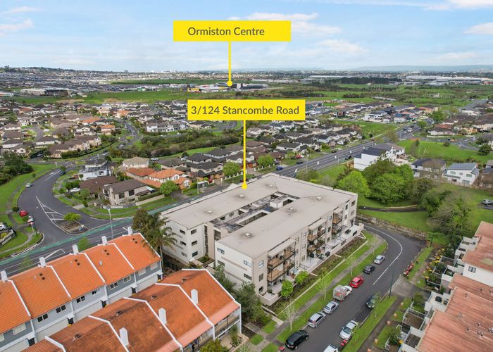  at 3/124 Stancombe Road, Flat Bush, Auckland