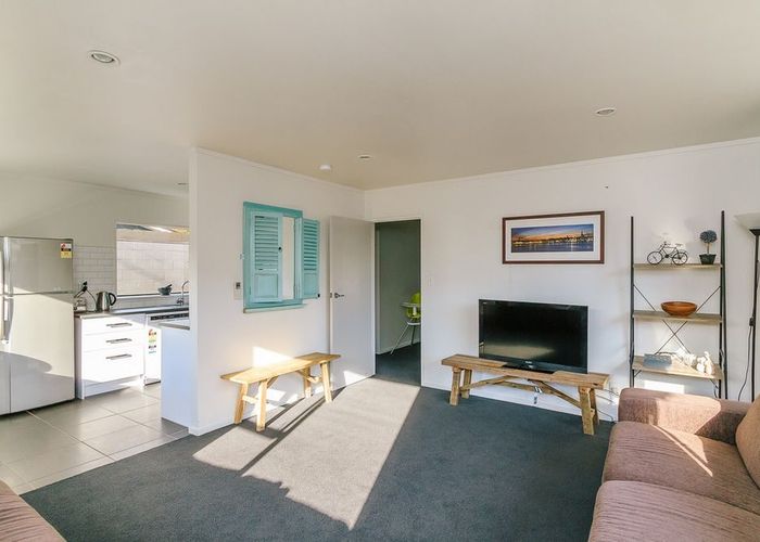  at 2/42 Bauchop Road , Waterloo, Lower Hutt, Wellington