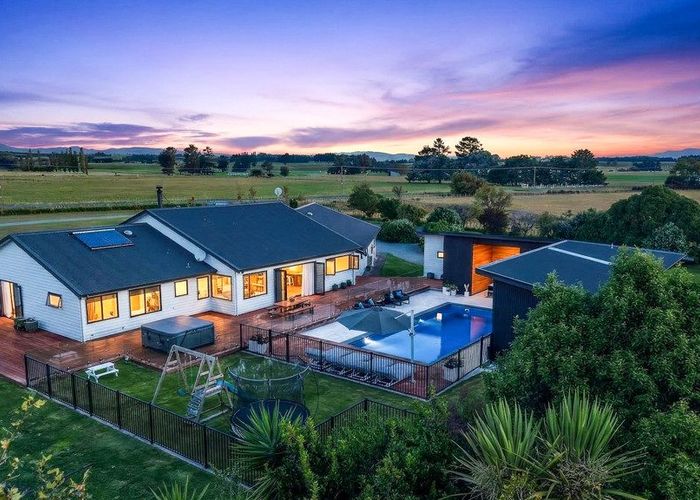  at 210 Wards Line, Morison Bush, Greytown