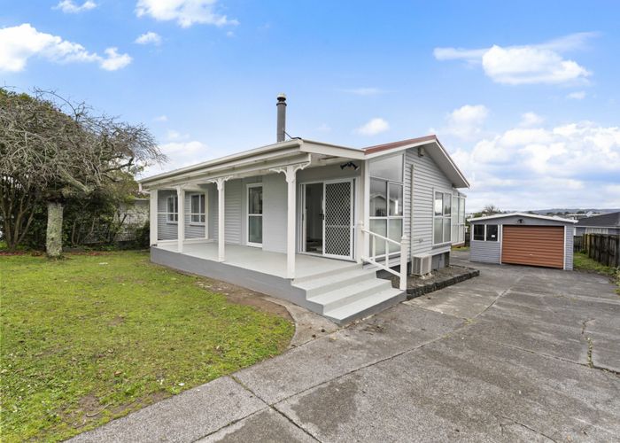  at 3 Valencia Place, Manurewa, Auckland