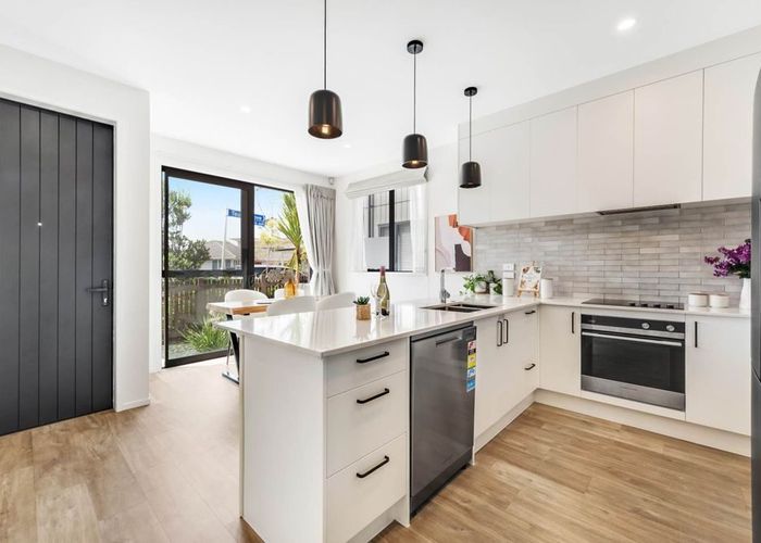  at 28 Kestrel Place, Wai O Taiki Bay, Auckland City, Auckland