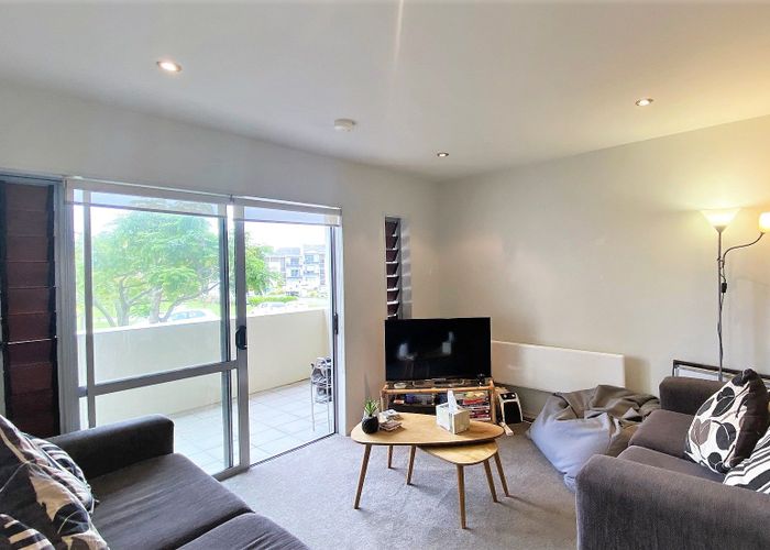  at 5D/71 Spencer Road, Oteha, Auckland
