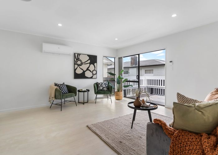  at 2/6 Cambridge Road, Manurewa, Manukau City, Auckland
