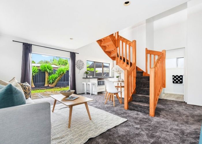 at 77 Naylor Street, Hamilton East, Hamilton