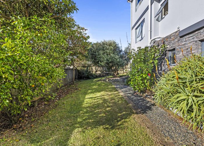  at 19 Woodside Avenue, Northcote, North Shore City, Auckland