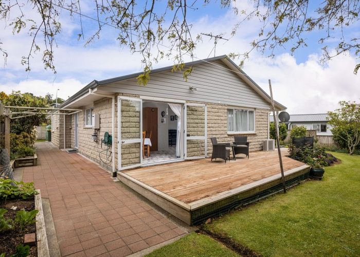  at 68 Riversdale Drive, Merrilands, New Plymouth