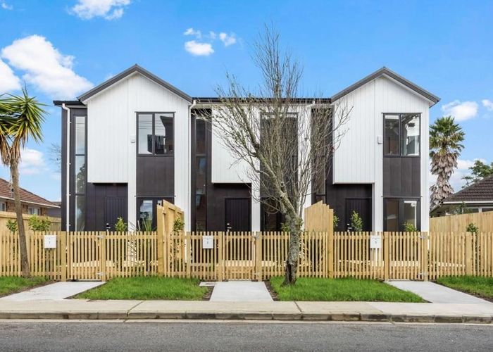  at 5/28 Smythe Road, Henderson, Auckland