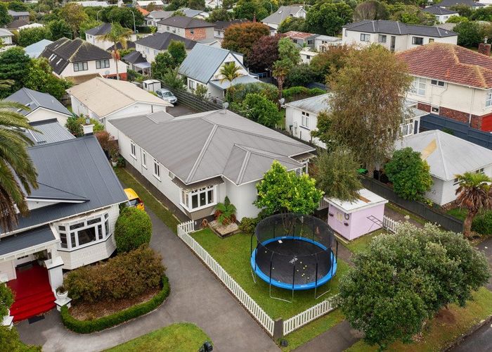  at 25 Fairleigh Avenue, Mount Albert, Auckland