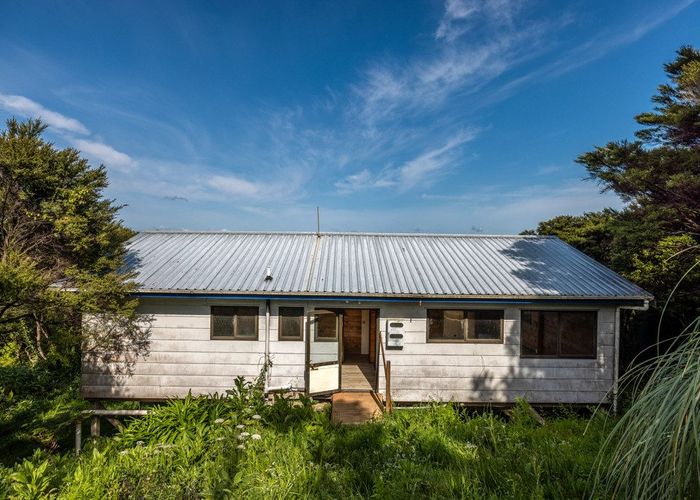  at 53 Crescent Road West, Ostend, Waiheke Island