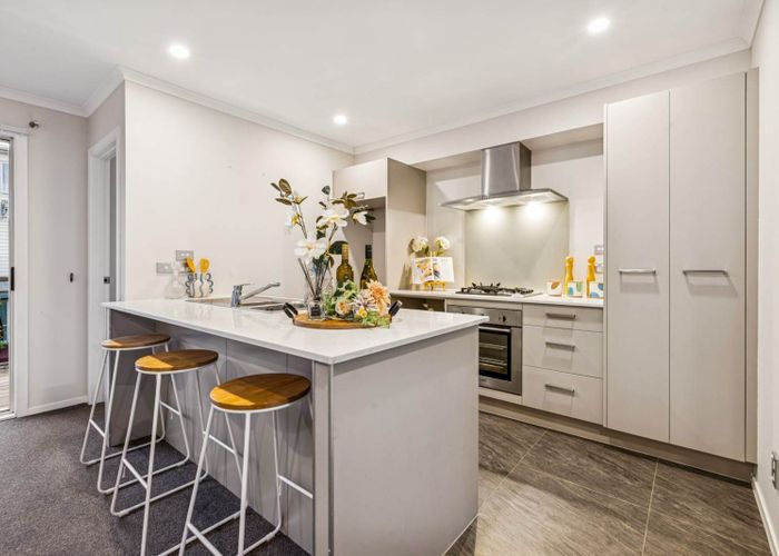  at 10 Panakenake Way, Flat Bush, Manukau City, Auckland