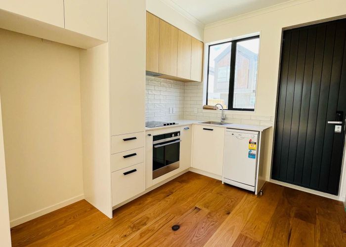  at 9/31 Mahalo Avenue, Wiri, Manukau City, Auckland