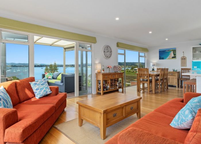  at 86 Omokoroa Road, Omokoroa