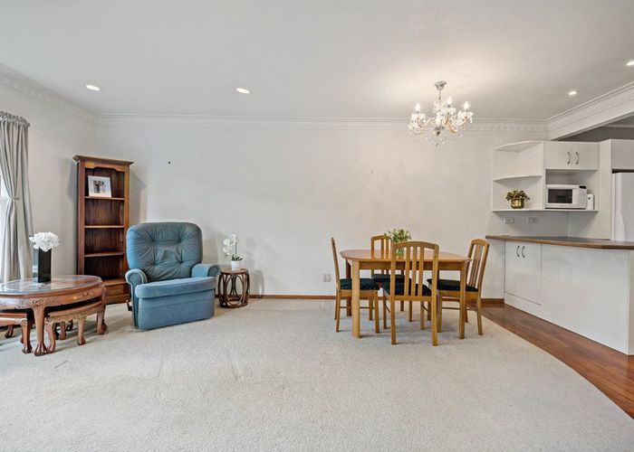  at 2/42 Amy Street, Ellerslie, Auckland