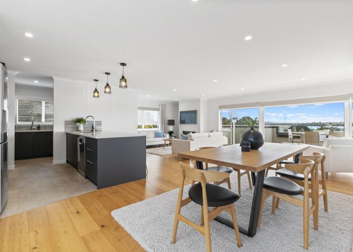  at 2/2 (2A) Milton Road, Northcote Point, North Shore City, Auckland