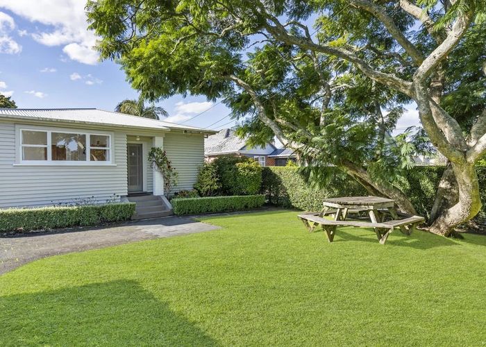 For rent 30 Ferguson Avenue, Greenlane, Auckland City, Auckland