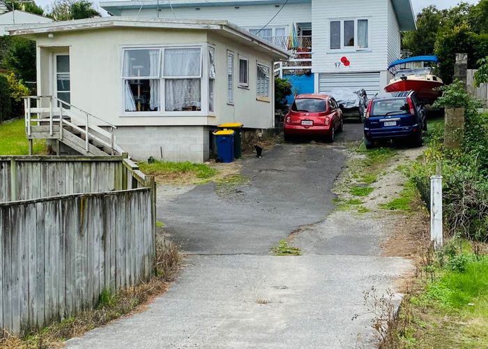  at 17 Tomo Street, New Lynn, Auckland