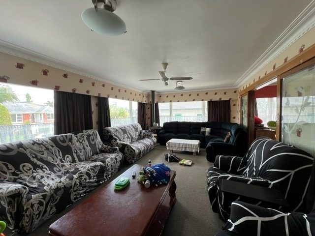  at 9 Lochinver Road, Papatoetoe, Auckland