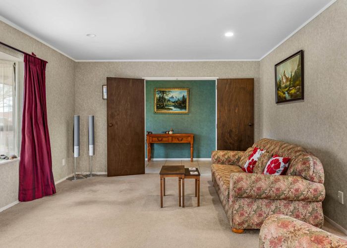  at 17  Parramatta Place, Botany Downs, Manukau City, Auckland