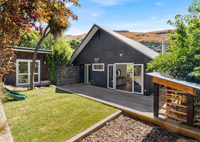  at 129 Sumnervale Drive, Sumner, Christchurch