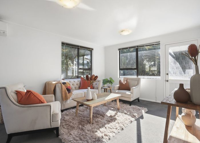  at 1/7 Vardon Road, Green Bay, Auckland