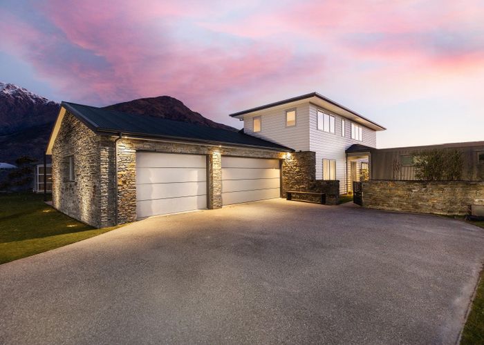  at 9 Bridesdale Drive, Lake Hayes, Queenstown