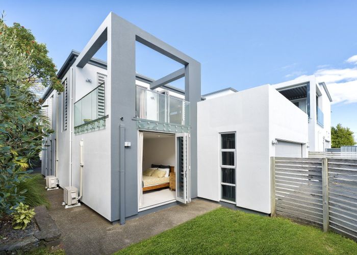  at 2B Aberdeen Road, Campbells Bay, North Shore City, Auckland
