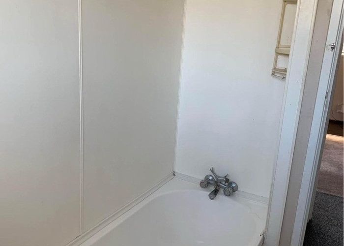  at 2/54 Kenderdine Road, Papatoetoe, Manukau City, Auckland