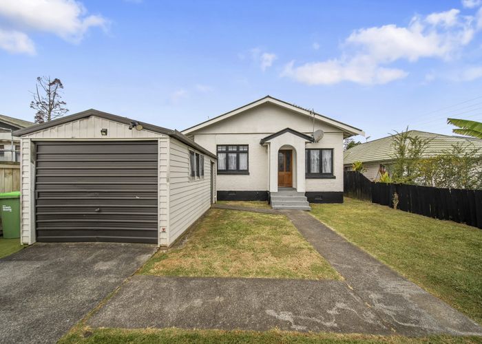 at 2/17 Cleek Road, Mangere East, Manukau City, Auckland