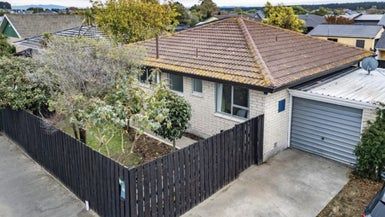  at 2/2 Queenspark Drive, Parklands, Christchurch