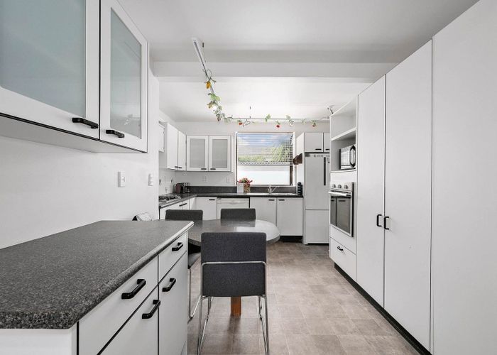  at 3 Eagle Street, Karori, Wellington, Wellington