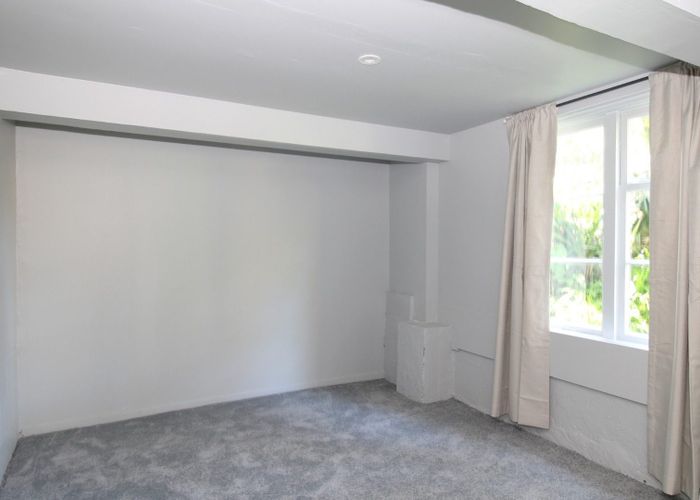  at 16 Avonleigh Road, Green Bay, Waitakere City, Auckland