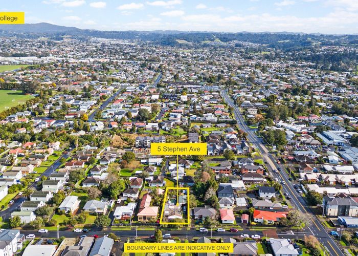  at 5 Stephen Avenue, Henderson, Waitakere City, Auckland