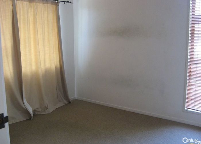  at 1/28 Bramley Drive, Farm Cove, Manukau City, Auckland