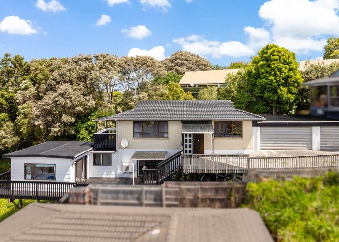  at 2/39 Sunset Road, Tōtara Vale, Auckland