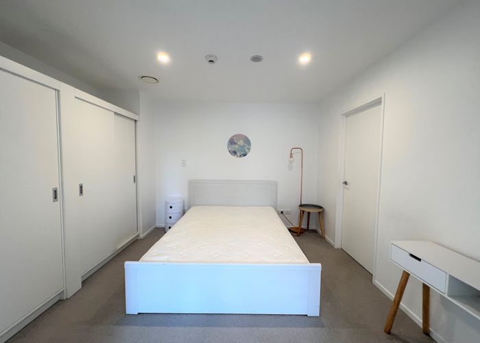  at 17/8 Thompson Park Road, Mount Wellington, Auckland