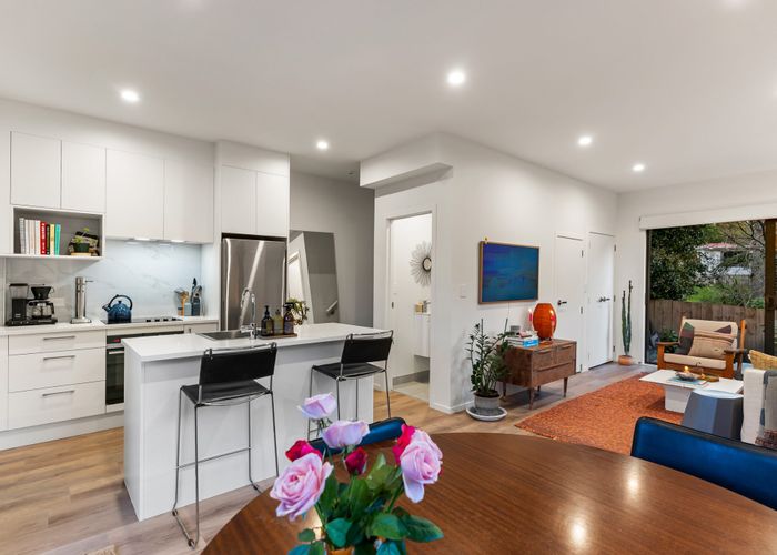  at 33 Meg Lane, Glen Eden, Waitakere City, Auckland