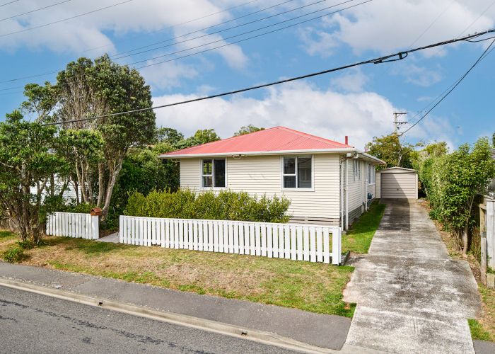  at 4 Kenmore Street, Newlands, Wellington